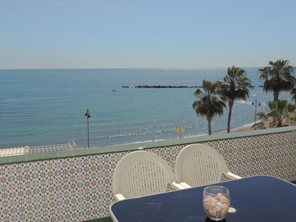 شقة Las Gaviotas Beach - Playa - Sea Front - Frente Al Mar بينالماذينا المظهر الخارجي الصورة